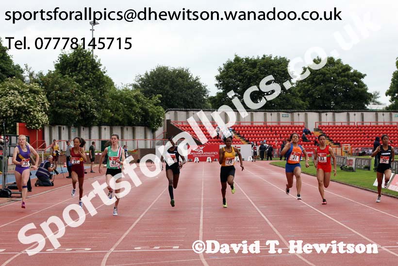 Junior girls 100 metres, English Schools Track and Field. Photo: David T. Hewitson/Sports for All Pics